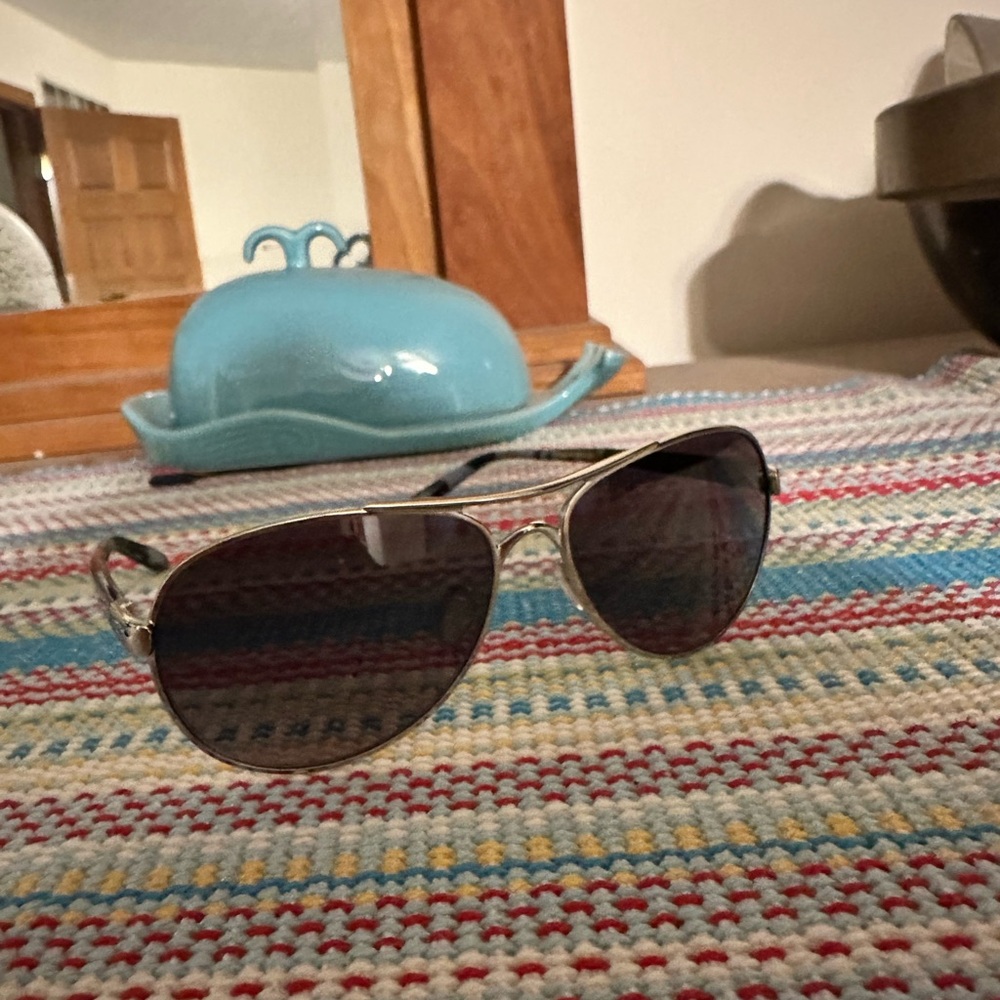 Stylish Silver Aviator Sunglasses